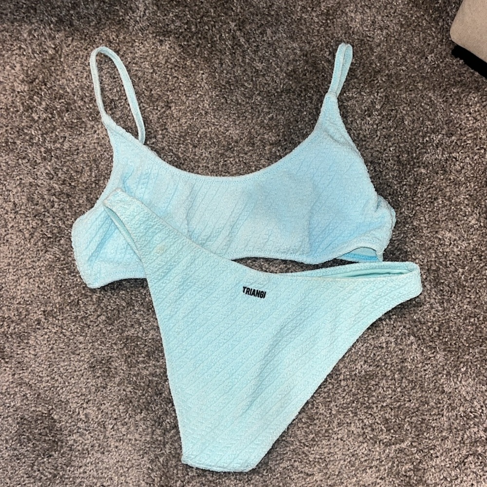 Triangl Bikini - Picture 2 of 2
